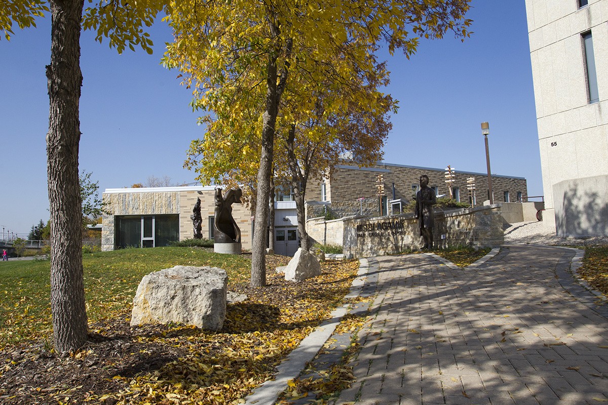 Migizii Agamik (Bald Eagle Lodge)