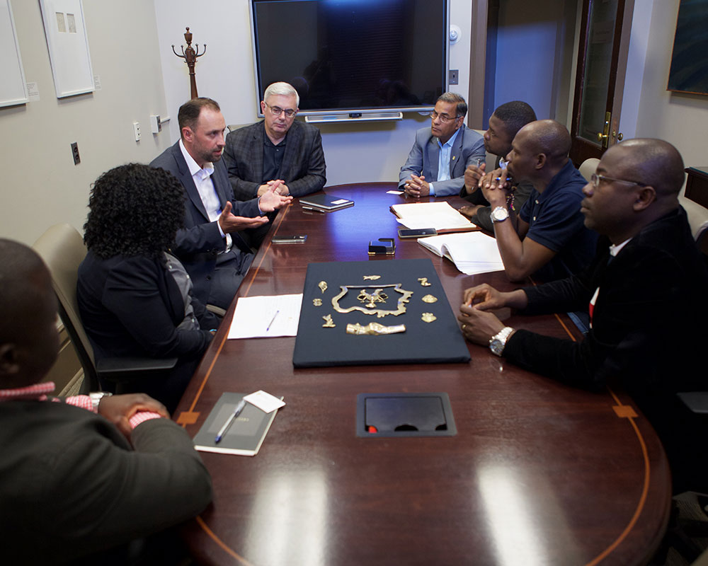 Members of the UN Côte d'Ivoire Delegation meet with (top L-R) Director of the National Centre for Truth and Reconciliation Ry Moran, President and Vice-Chancellor David T. Barnard and Vice-President (Research and International) Digvir S. Jayas. // Photo from Dan Gwozdz