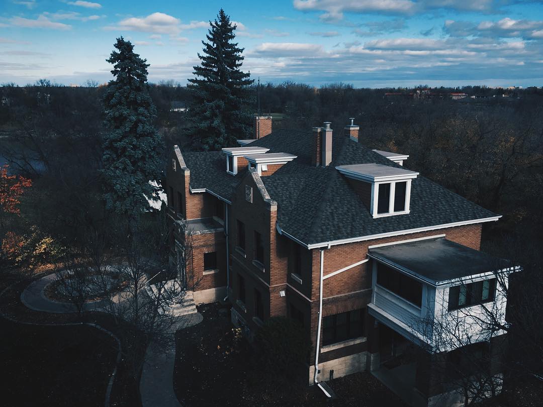 We are remembering Canadian icon Gord Downie this week and his commitment to reconciliation and the National Centre for Truth and Reconciliation on campus, photo by Front and Centre Campaign student ambassador @karansaxenableh