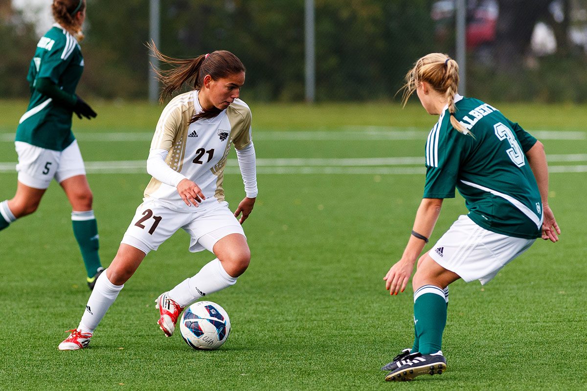 Bruna Mavignier, Women’s Soccer, Faculty of Kinesiology and Recreation Management.