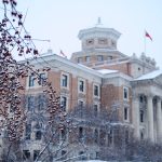 Winter scene outside of the Admin building on Fort Garry campus.