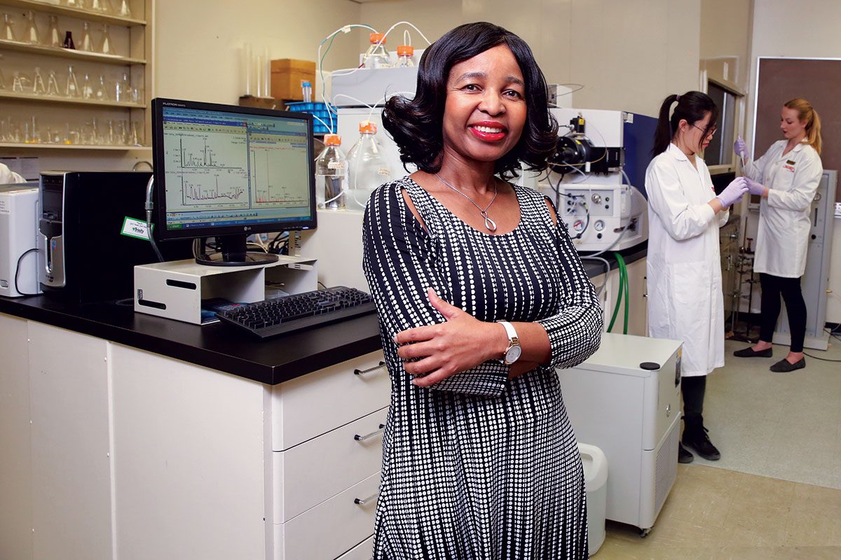 (L-R): PROFESSOR TRUST BETA IN HER LAB WITH STUDENTS YUWEI SONG AND PAMELA DRAWBRIDGE.