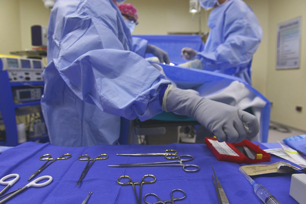 Surgery image from Pixabay.