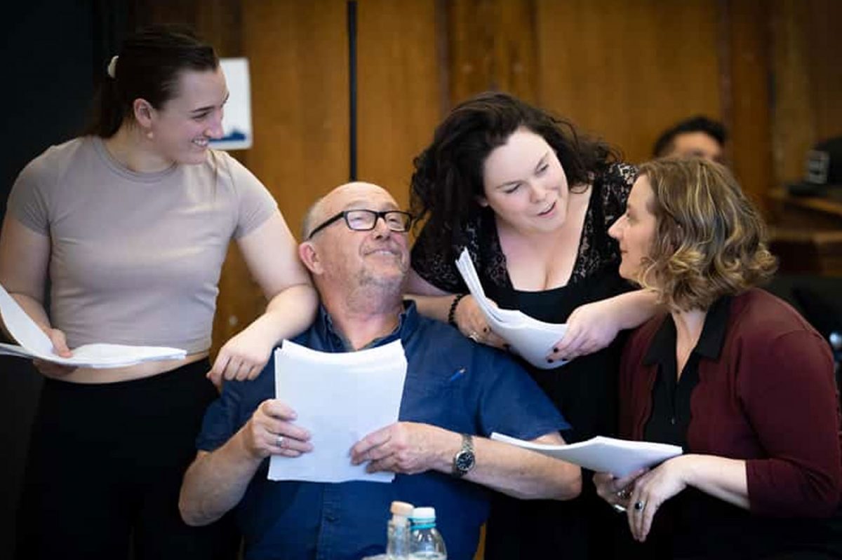 Cast of No Change In The Weather