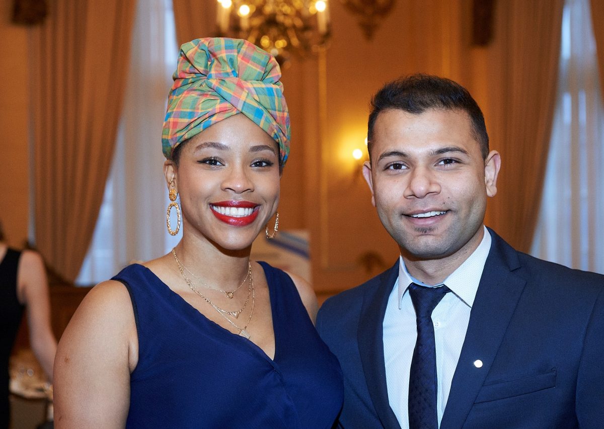 Female and male Asper MBA graduates