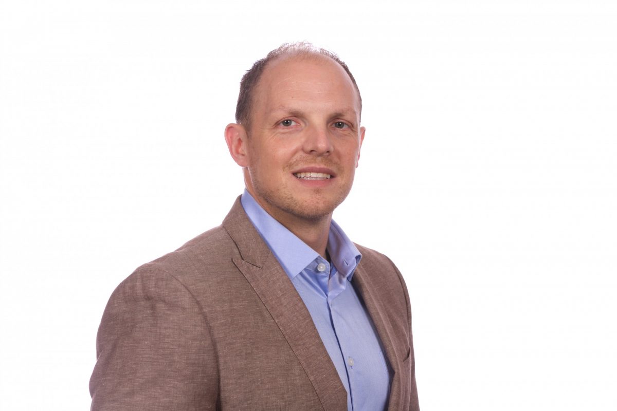 Portrait of Dr. Jason Kindrachuk.