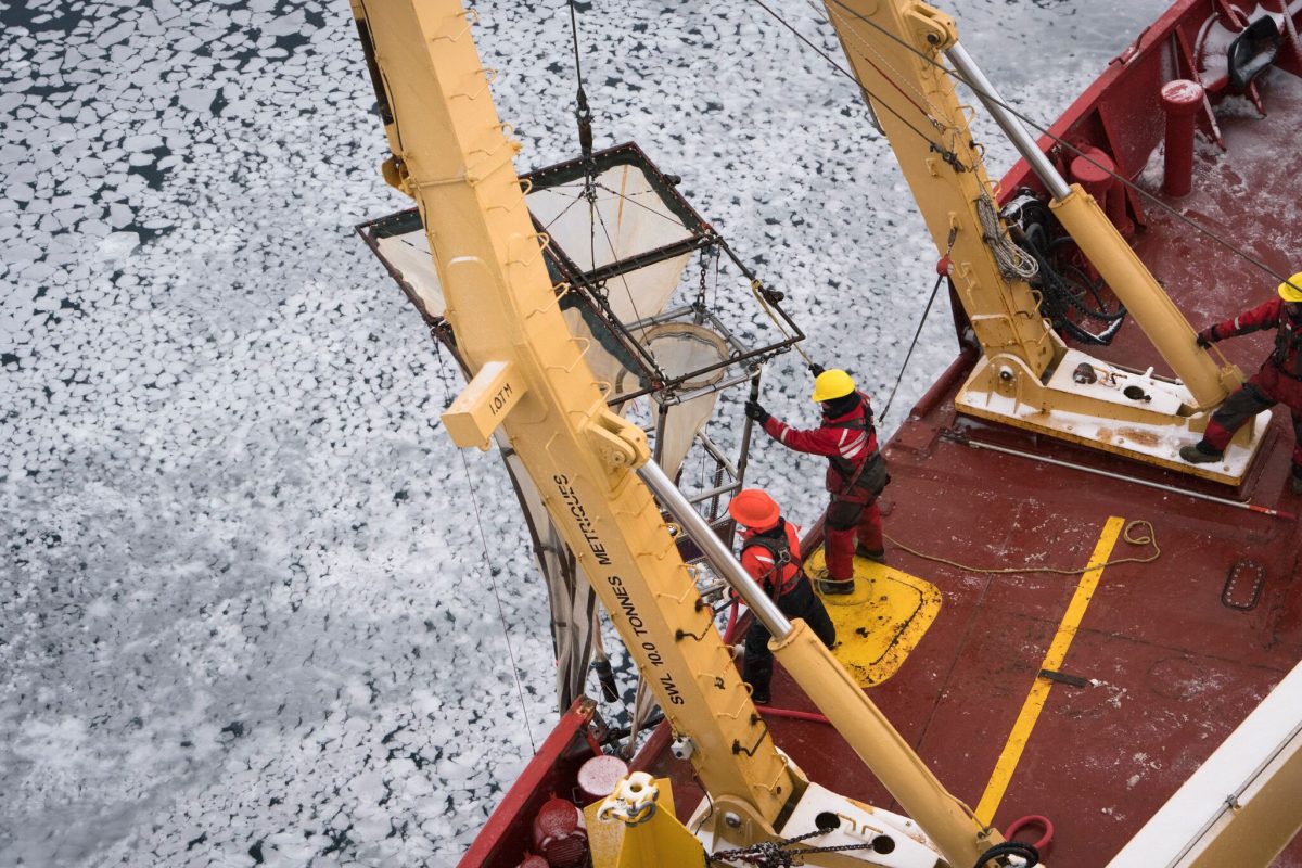 Researchers aboard research ship Amundsen. photo Emma Ausen)