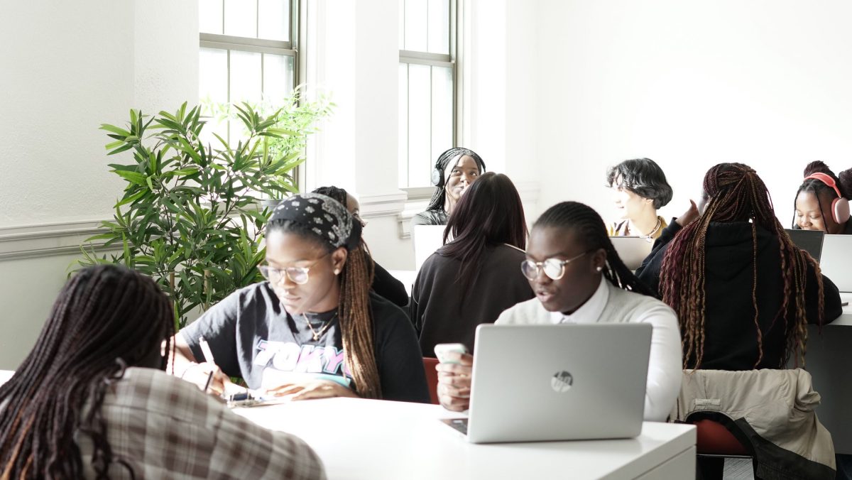 U1 students studying in the u1 student lounge