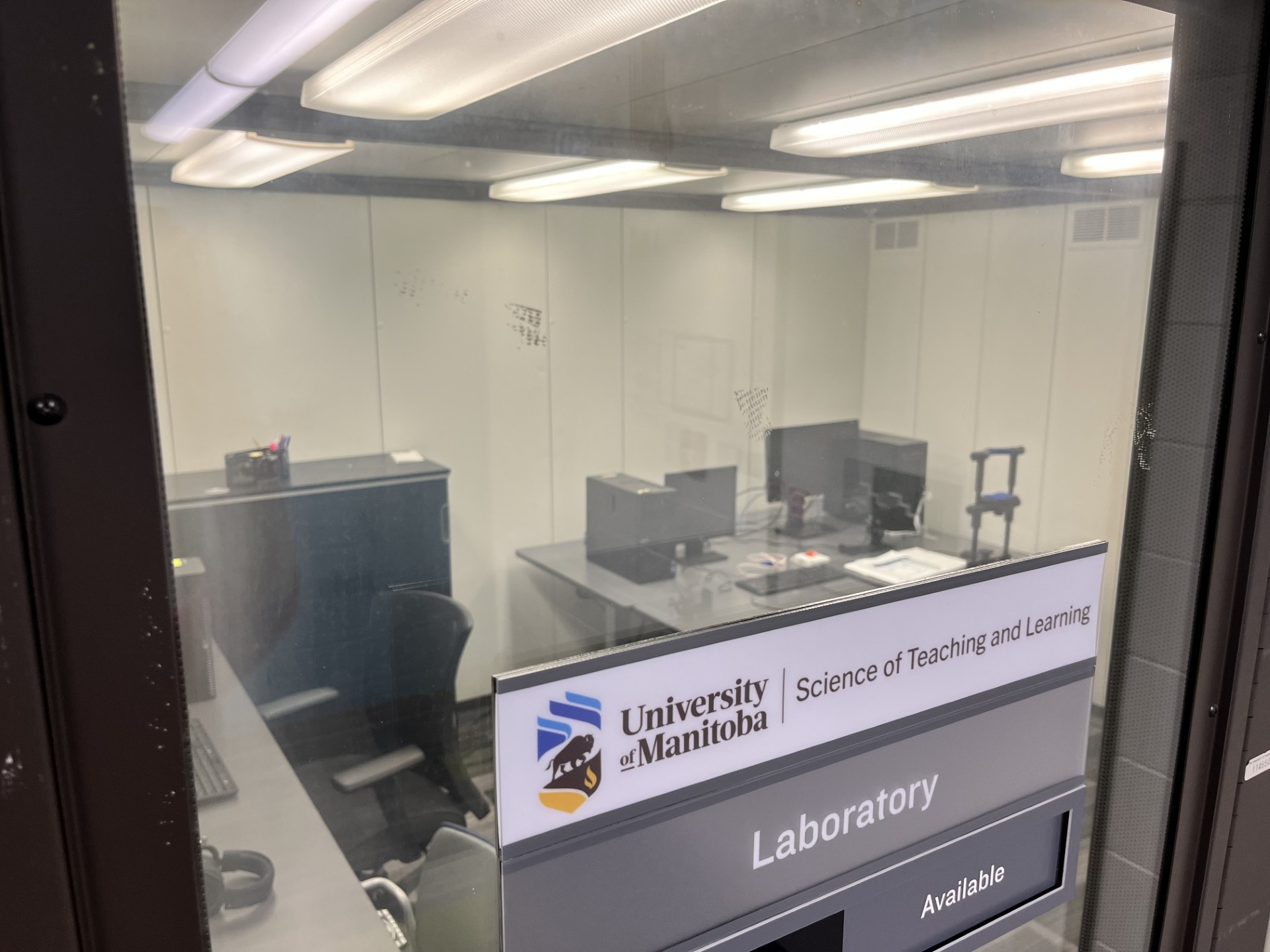 Picture of Science of Teaching and Learning room.