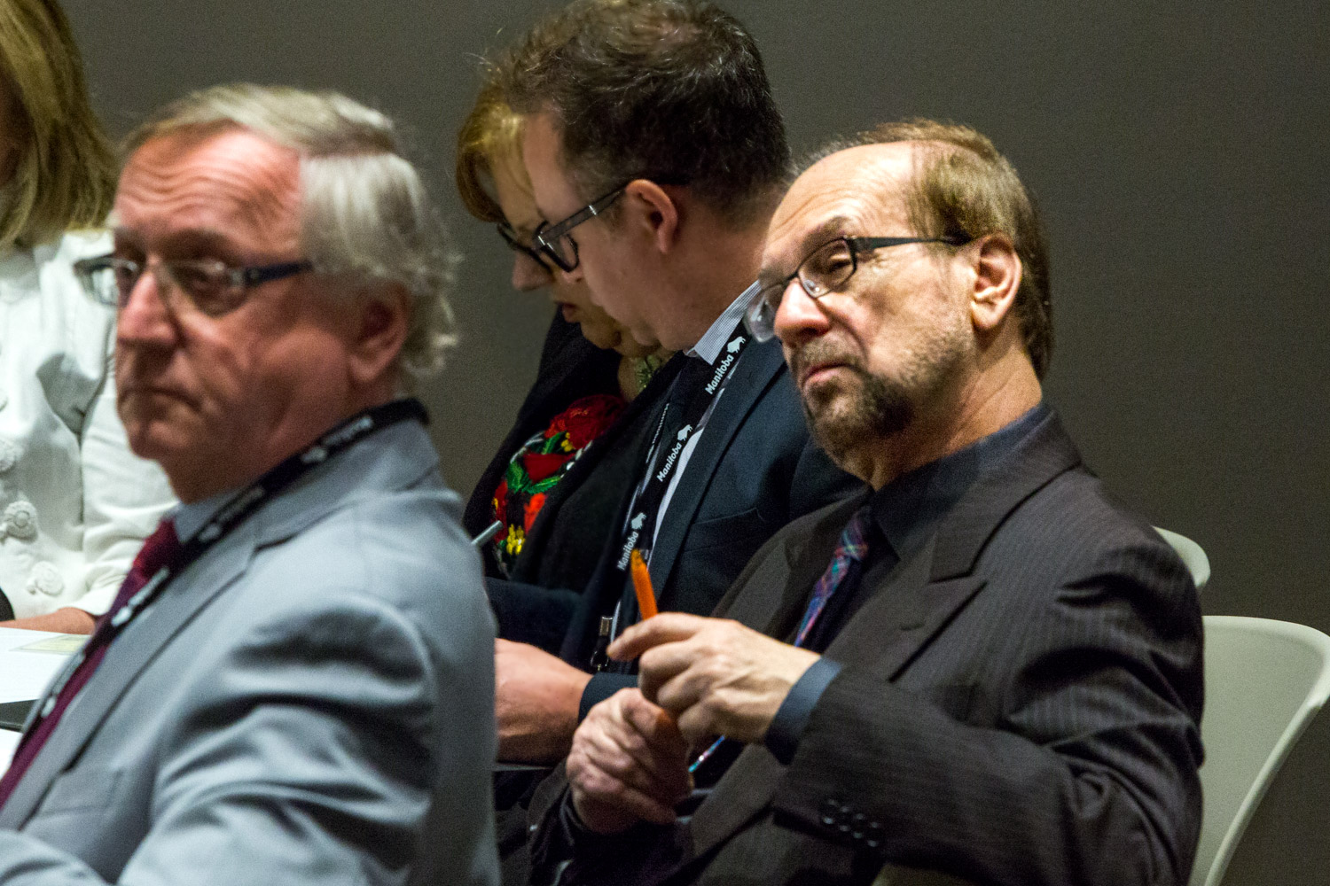 2017-05-06_V3A6864-Hlynka-Listening